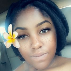 Meet your Posher, Arika